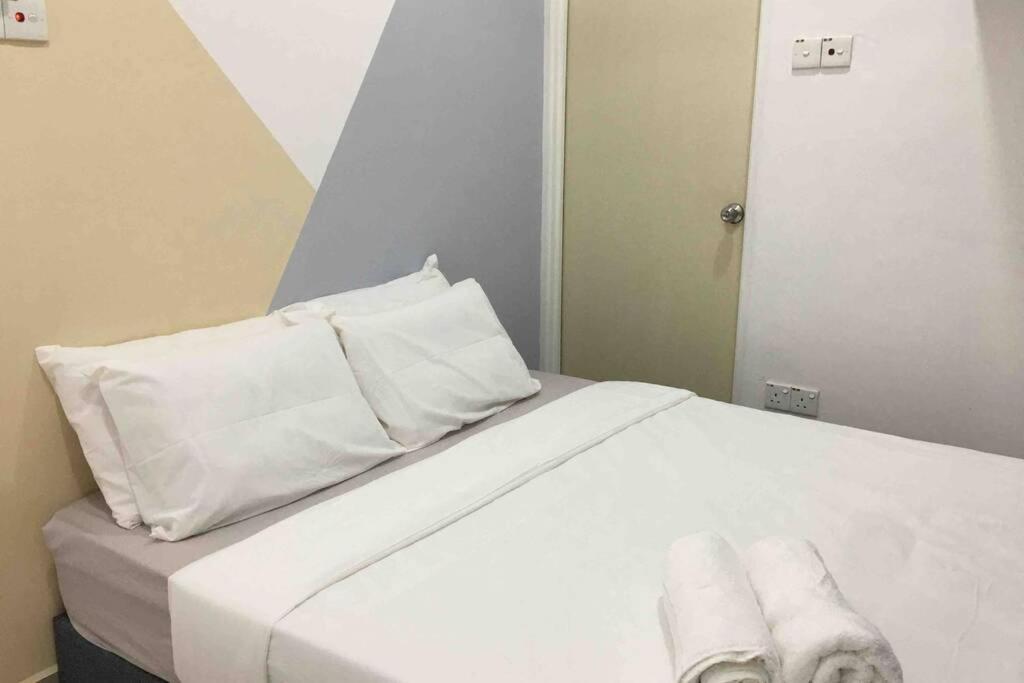 22Pax :Taman Pelangi Party House Nearby Midvelly Villa Johor Bahru Kültér fotó