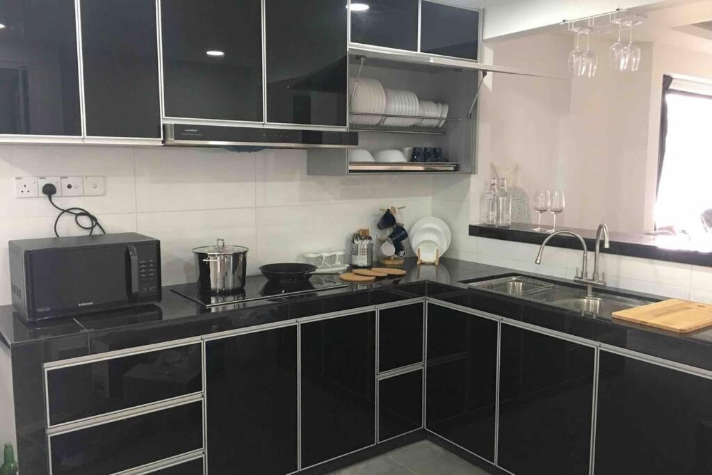 22Pax :Taman Pelangi Party House Nearby Midvelly Villa Johor Bahru Kültér fotó