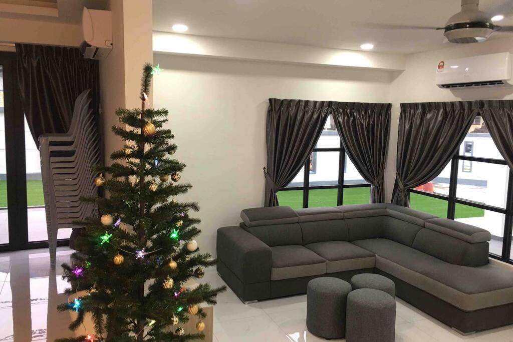 22Pax :Taman Pelangi Party House Nearby Midvelly Villa Johor Bahru Kültér fotó