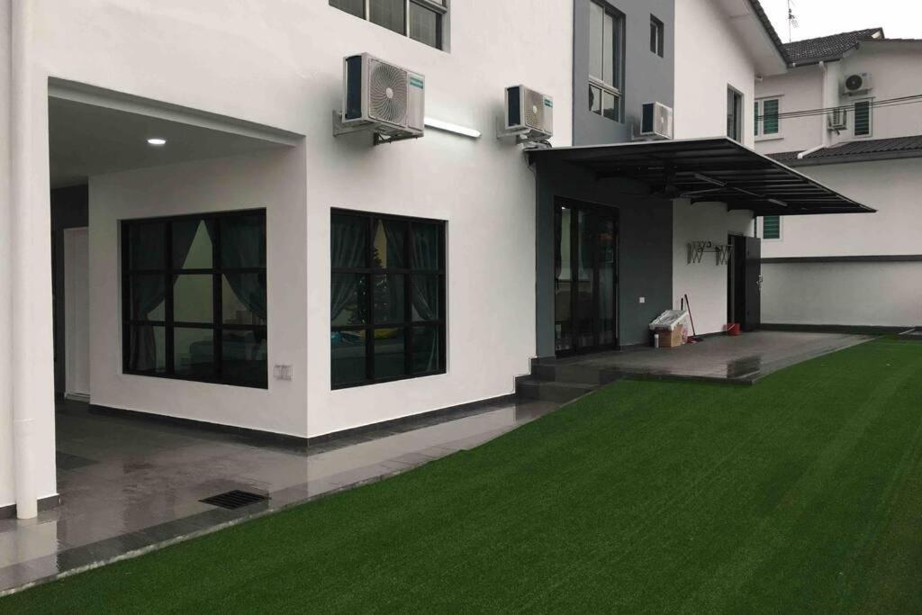 22Pax :Taman Pelangi Party House Nearby Midvelly Villa Johor Bahru Kültér fotó